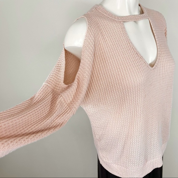Charlotte Russe Sweaters - CHAROLETTE RUSSE cold shoulder woven knit top M